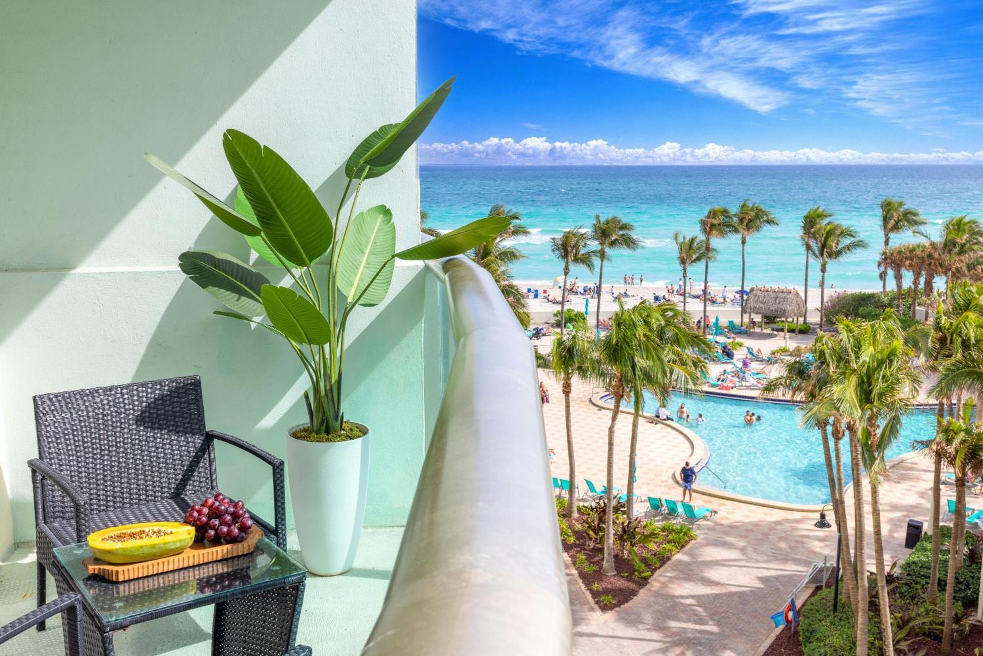 Modern 1 Bdr Oceanview With Direct Beach Access! ฮอลลีวูด ภายนอก รูปภาพ